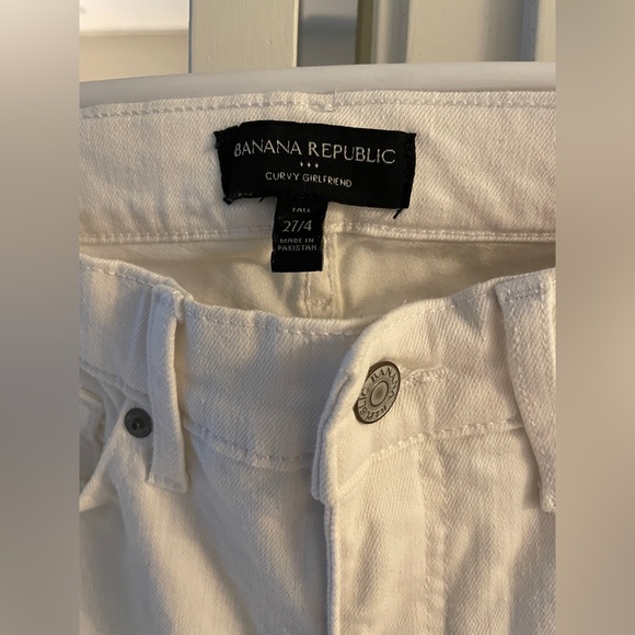 Never Worn - Banana Republic Curvy Girlfriend White Jeans - Size 4 - Picture 2 of 4